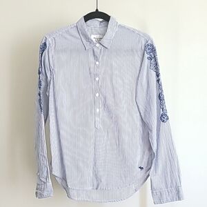 Abercrombie and Fitch shirt sz s